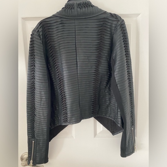 Faux Leather Pleated Lightweight Jacket - Picture 3 of 4